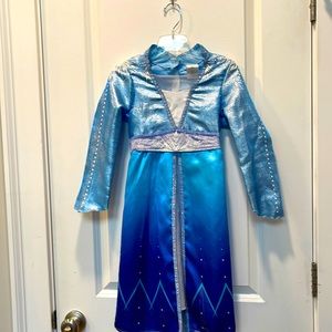 Disney Elsa Dress Up Size 4-6.